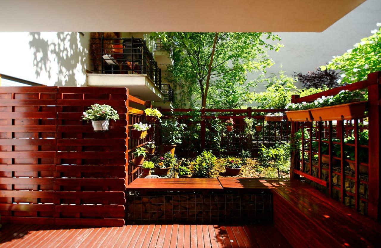 Апартаменты Downtown Garden Isle In Urban Style-Free Parking Будапешт Экстерьер фото
