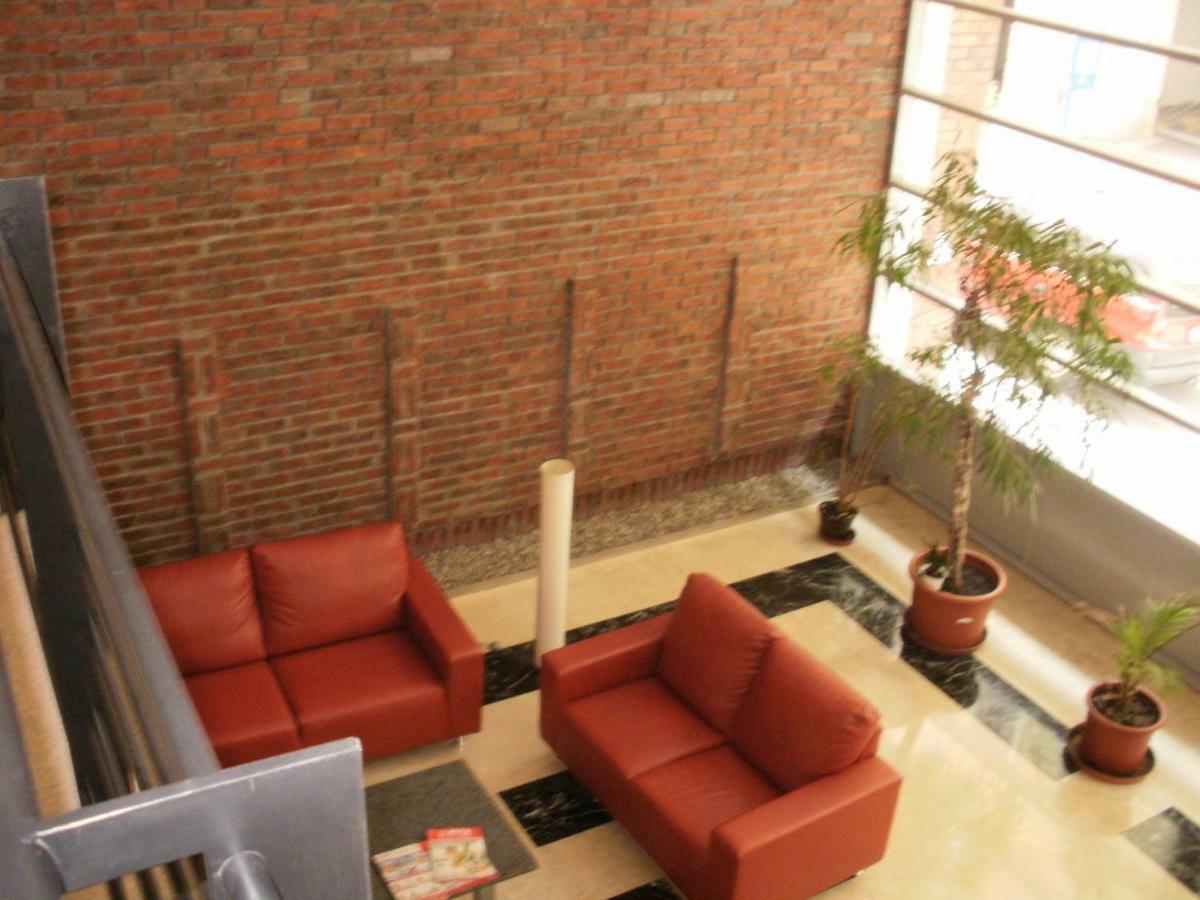 Апартаменты Downtown Garden Isle In Urban Style-Free Parking Будапешт Экстерьер фото