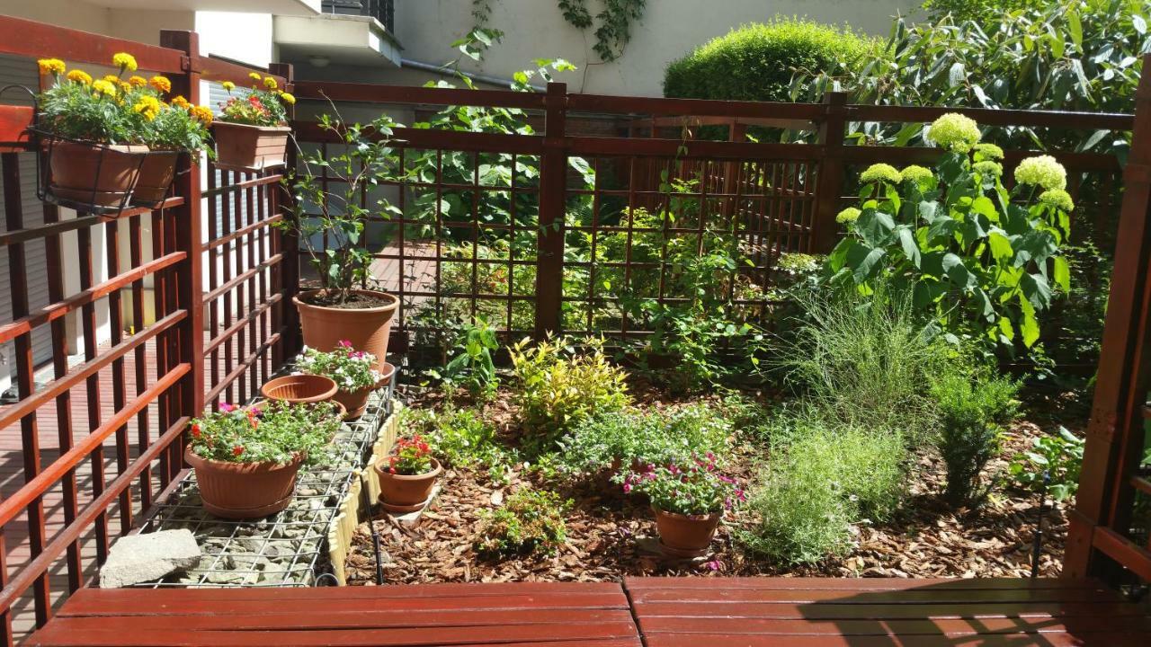 Апартаменты Downtown Garden Isle In Urban Style-Free Parking Будапешт Экстерьер фото