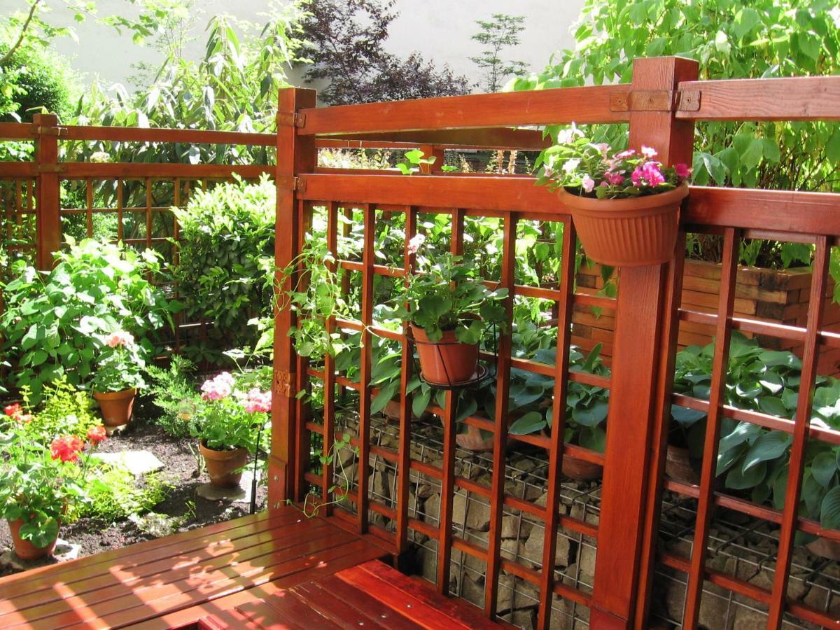 Апартаменты Downtown Garden Isle In Urban Style-Free Parking Будапешт Экстерьер фото